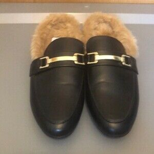 Mari A size 9 berklee mules with fur inside and gold buckle